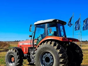 Tractor Massey Ferguson 680 ADV – 180 HP