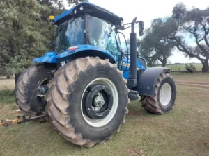 Tractor New Holland 240
